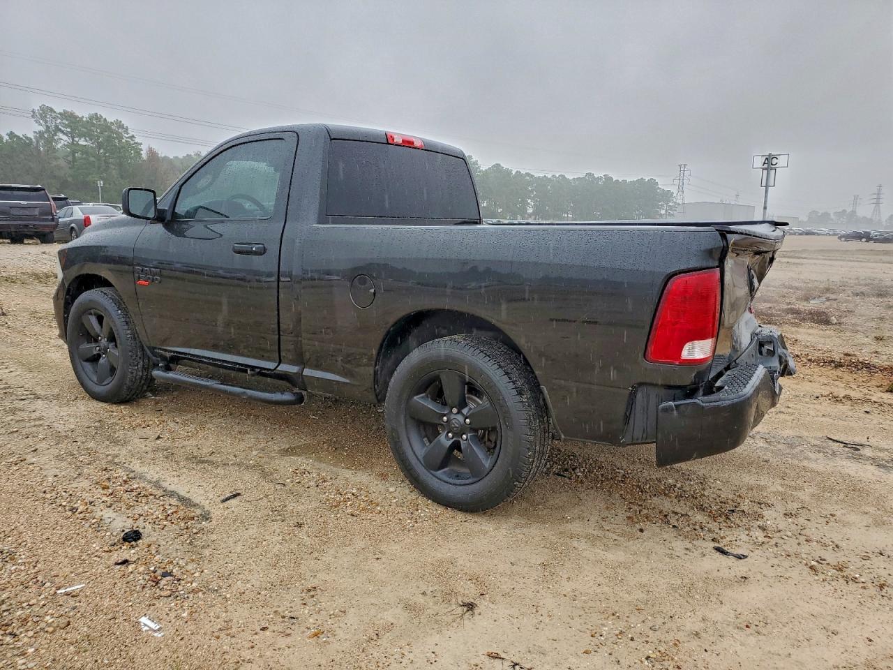 2018 RAM 1500 ST photo 2