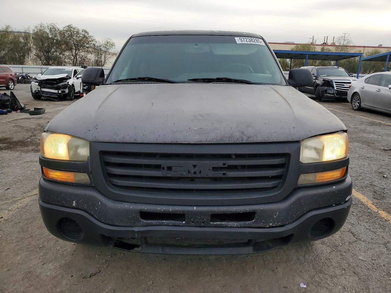 2004 GMC NEW SIERRA C1500 photo 5