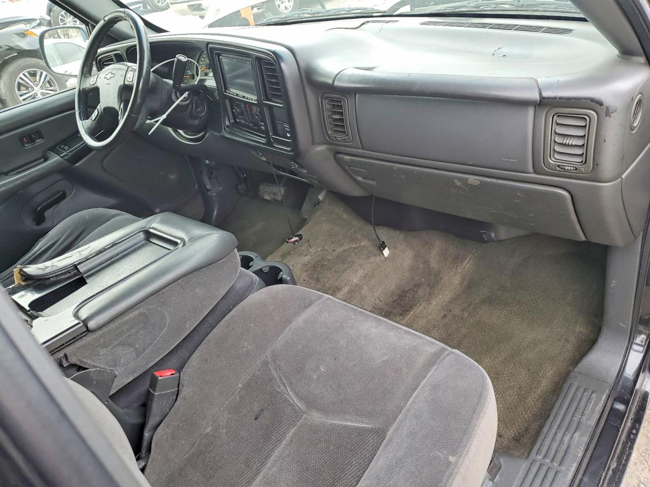 2004 GMC NEW SIERRA C1500 photo 8