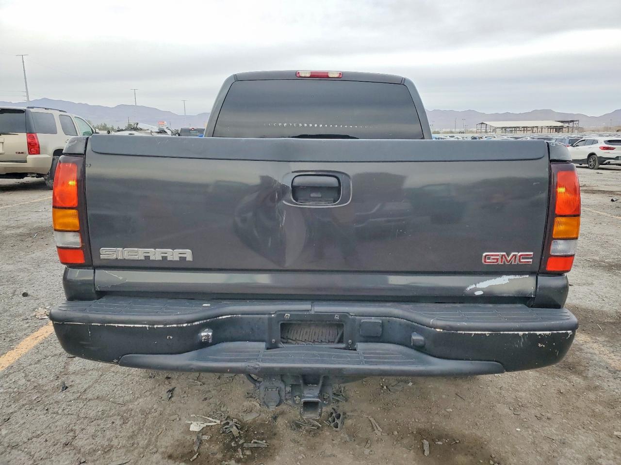 2004 GMC NEW SIERRA C1500 photo 6