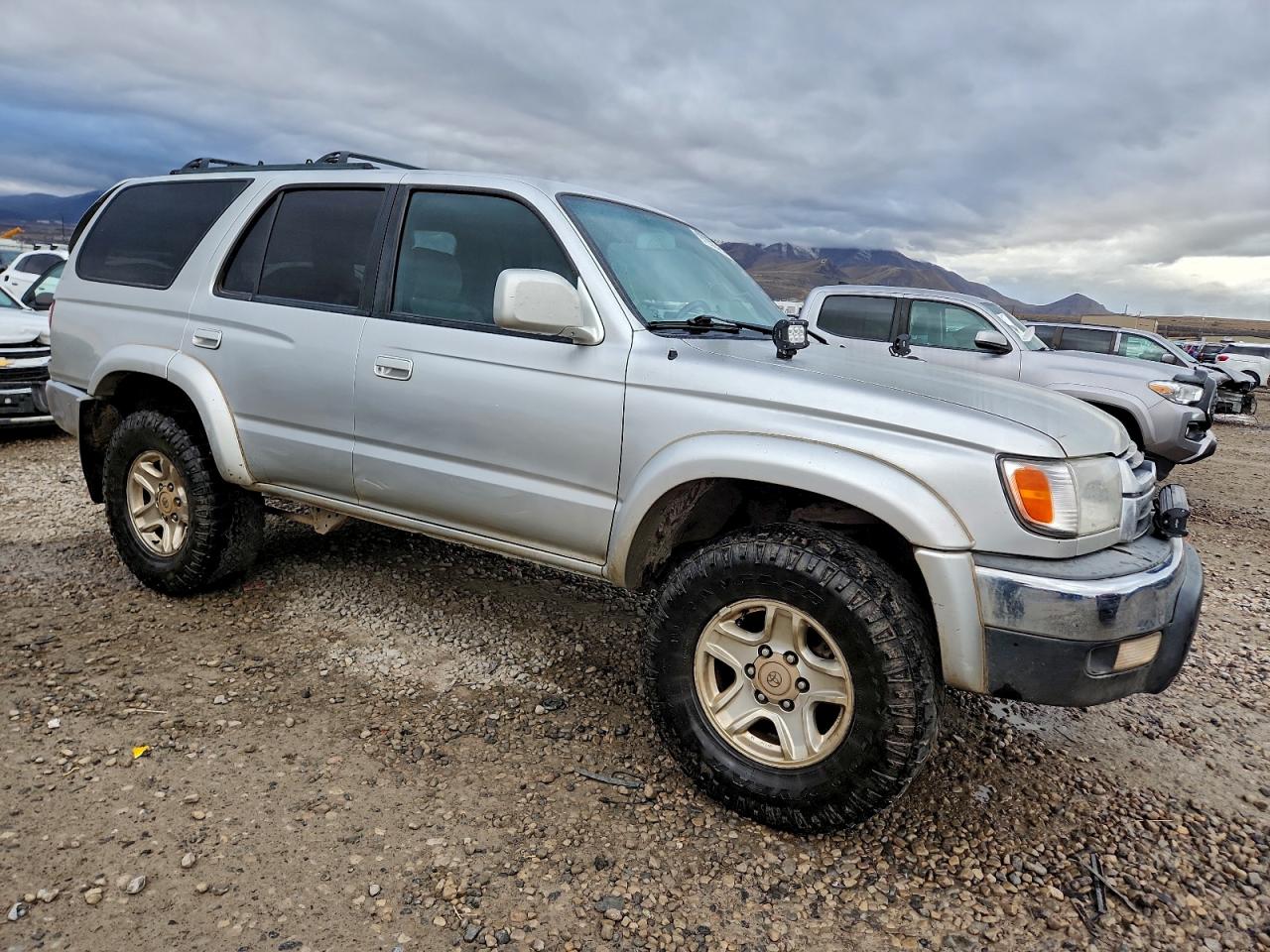 2002 TOYOTA 4RUNNER SR5 photo 7