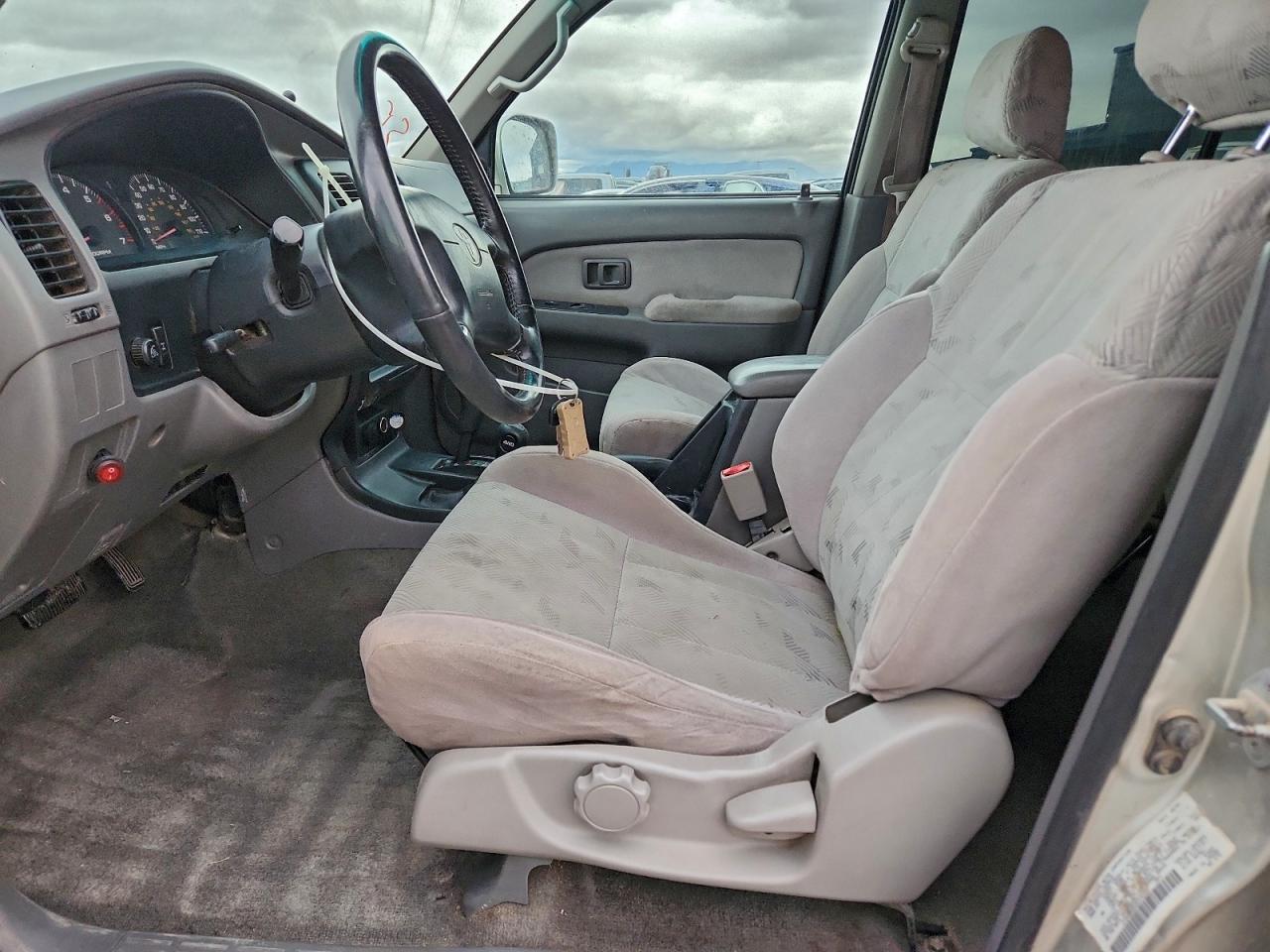 2002 TOYOTA 4RUNNER SR5 photo 13