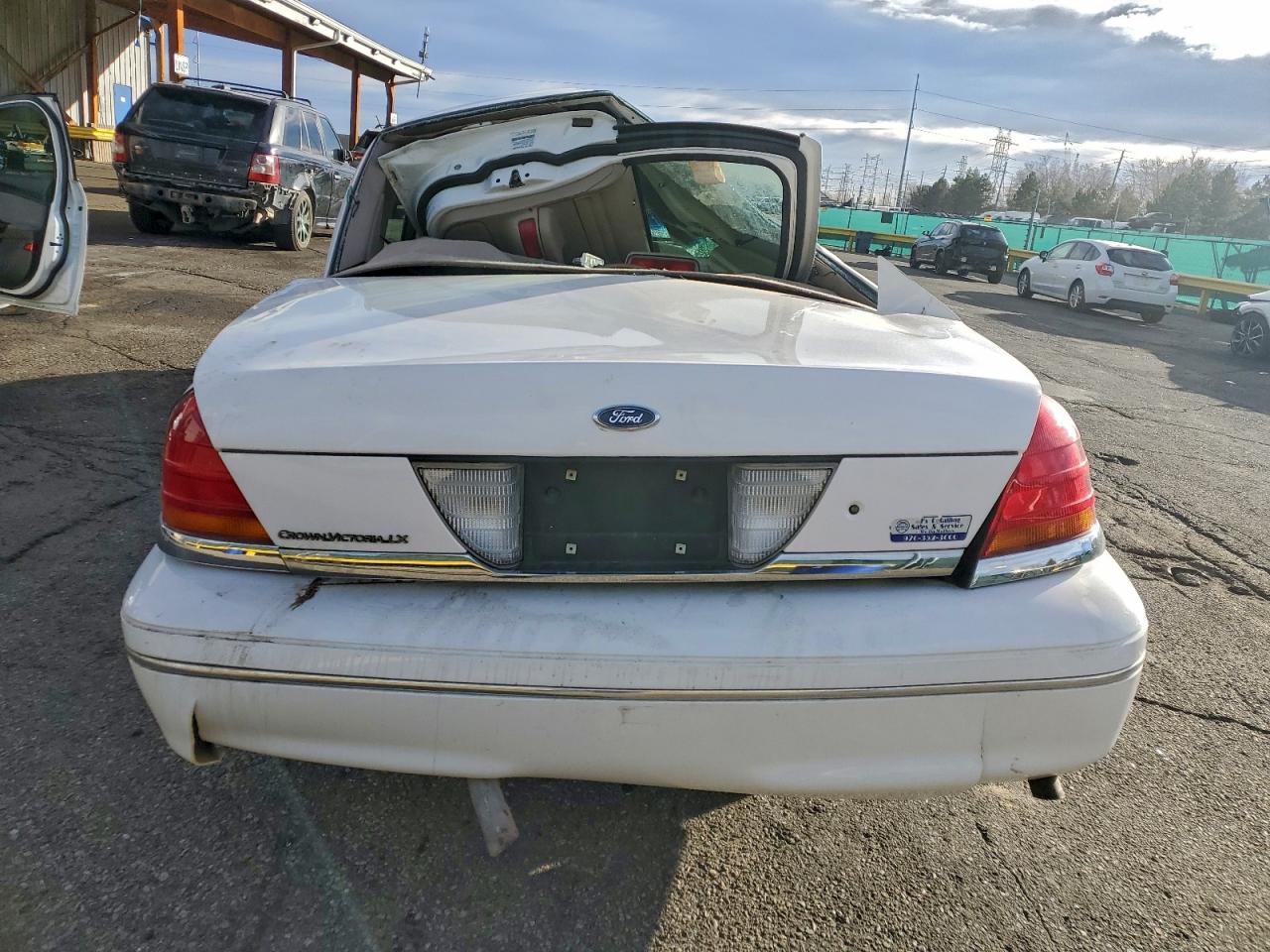 1999 FORD CROWN VICTORIA LX photo 11