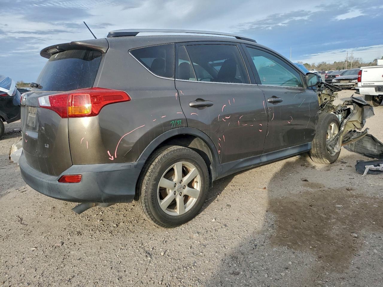 2015 TOYOTA RAV4 LE photo 5
