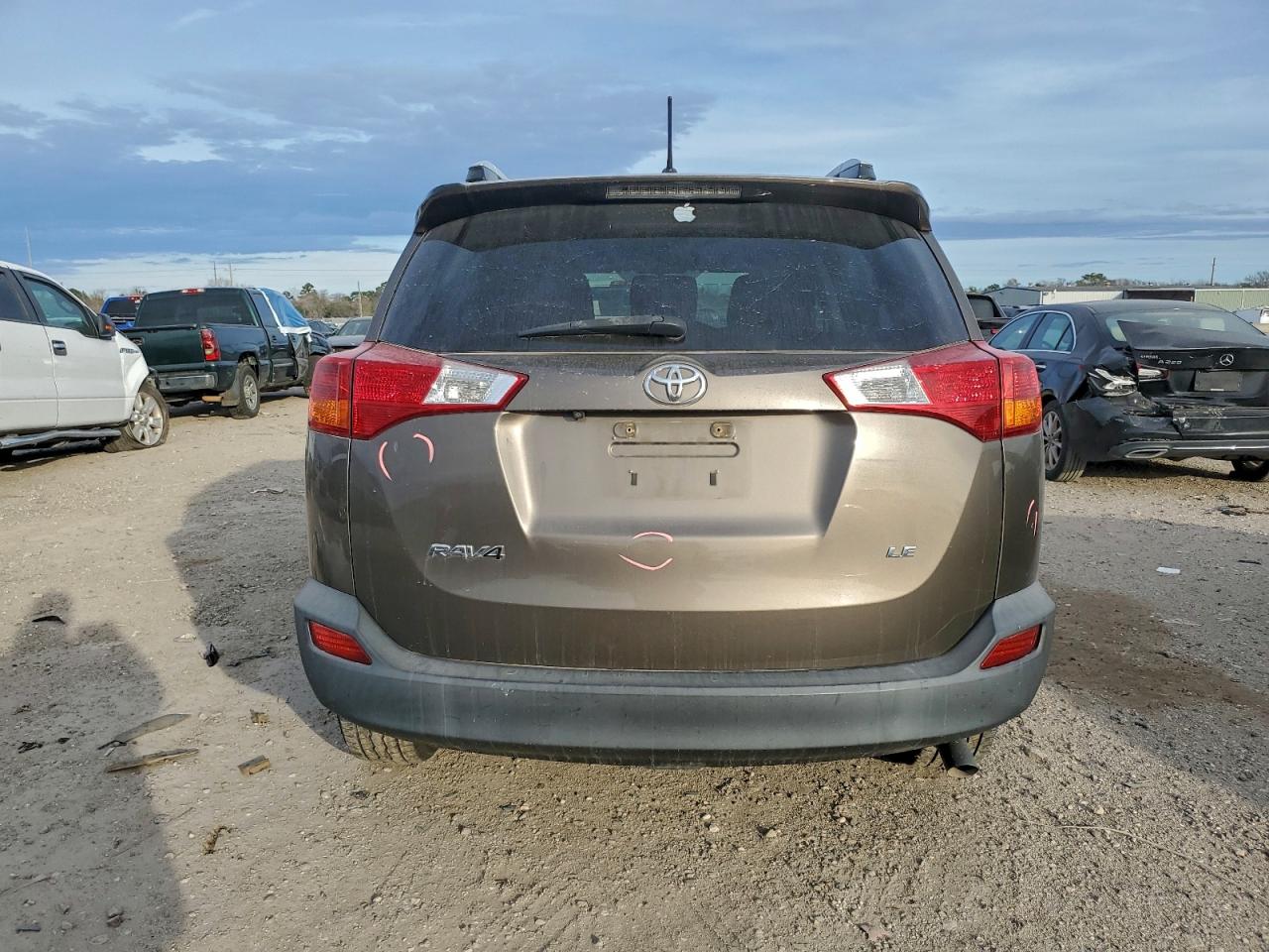 2015 TOYOTA RAV4 LE photo 11