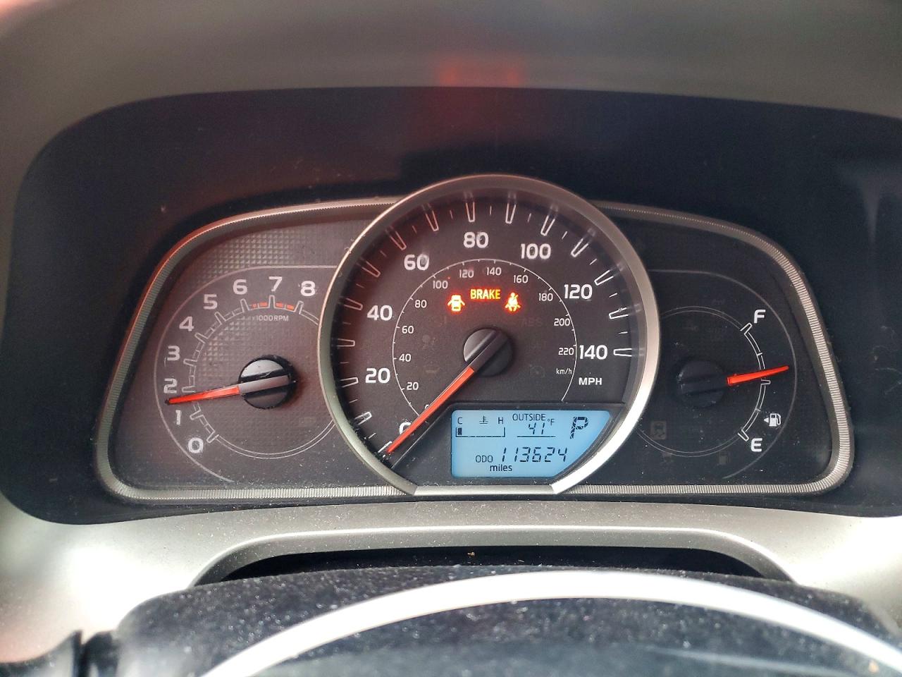 2013 TOYOTA RAV4 XLE photo 17