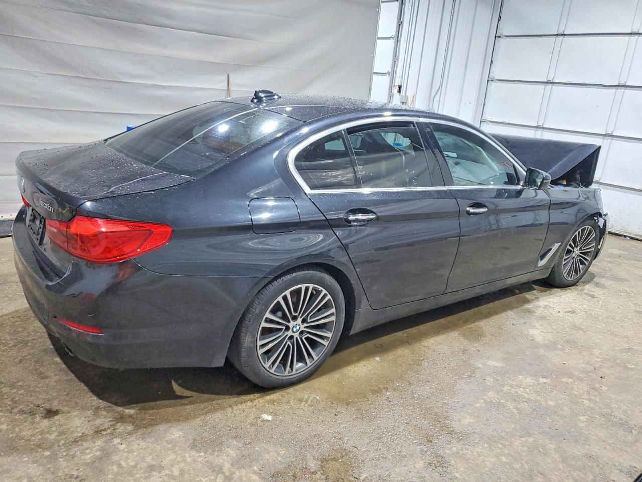 2018 BMW 530 XI photo 3