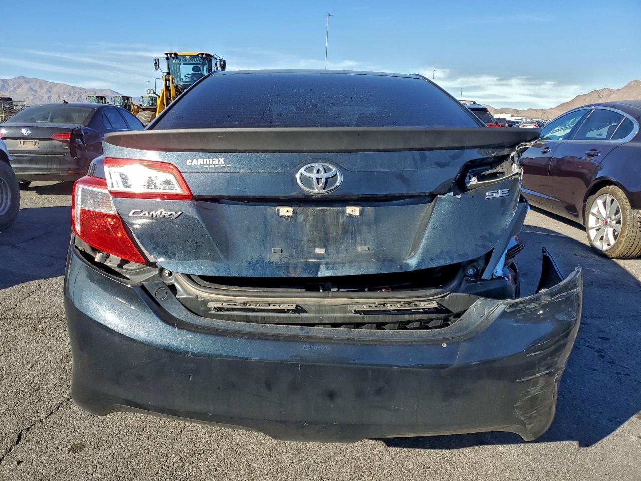 2013 TOYOTA CAMRY L photo 16
