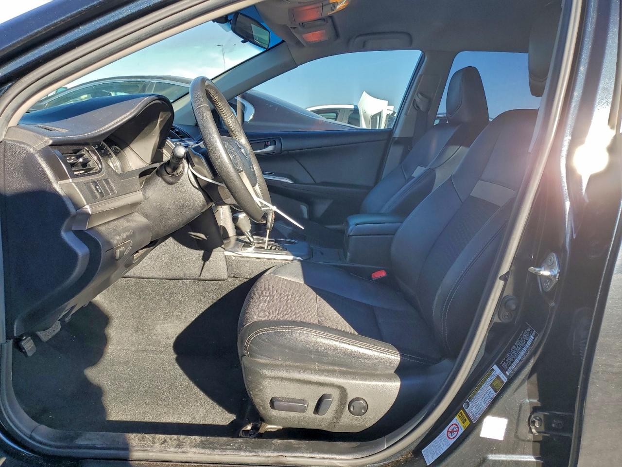 2013 TOYOTA CAMRY L photo 19