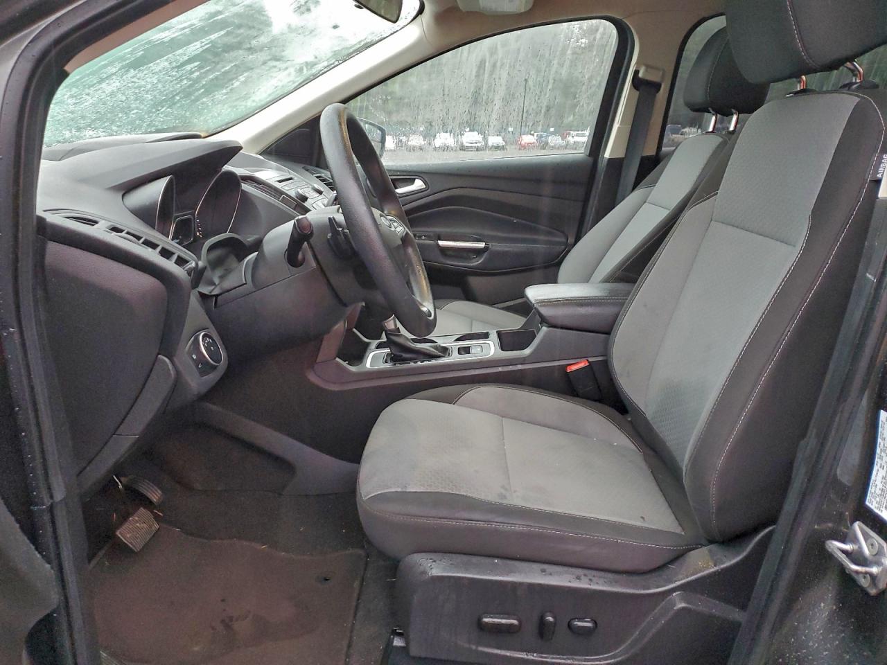 2017 FORD ESCAPE SE photo 19