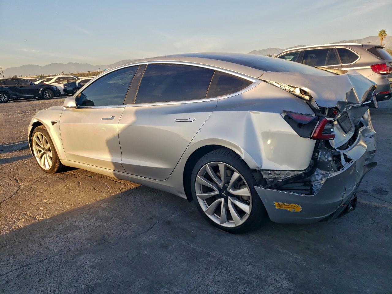 2018 TESLA MODEL 3 photo 5