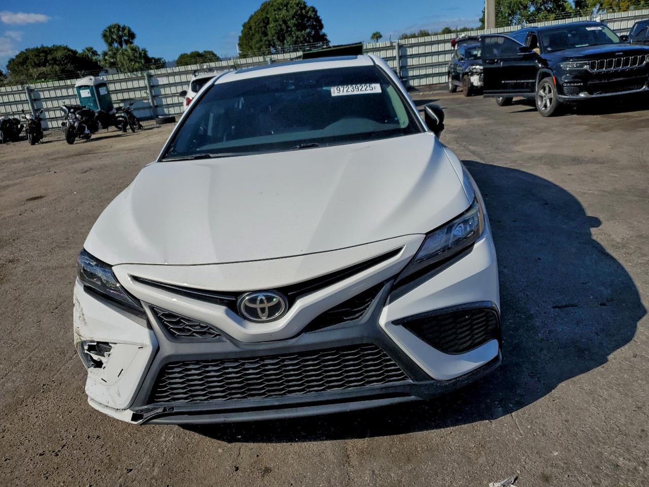 2021 TOYOTA CAMRY SE photo 13