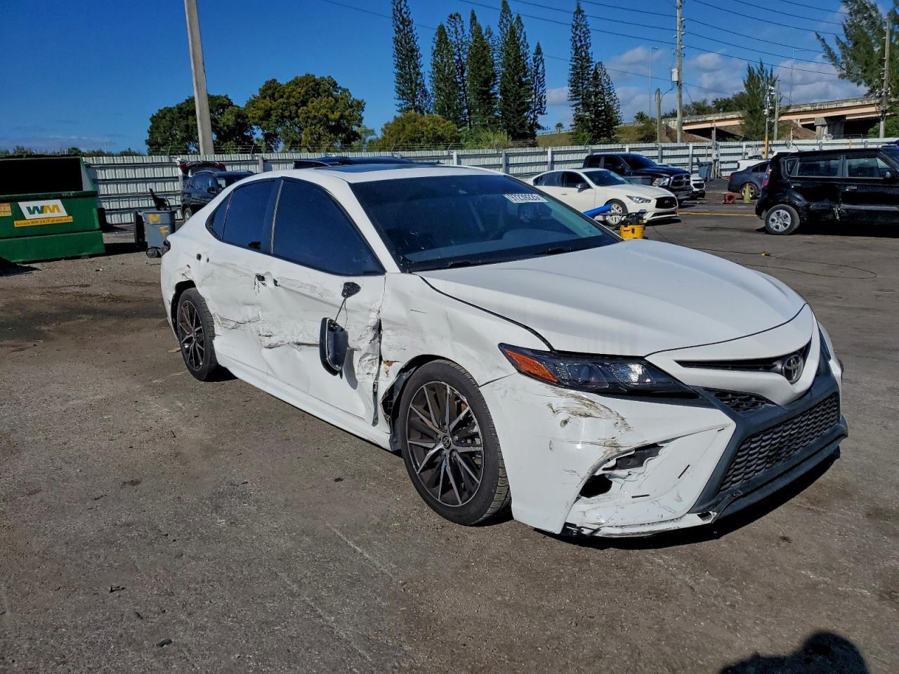 2021 TOYOTA CAMRY SE photo 10