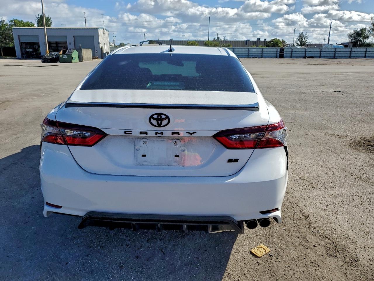 2021 TOYOTA CAMRY SE photo 16