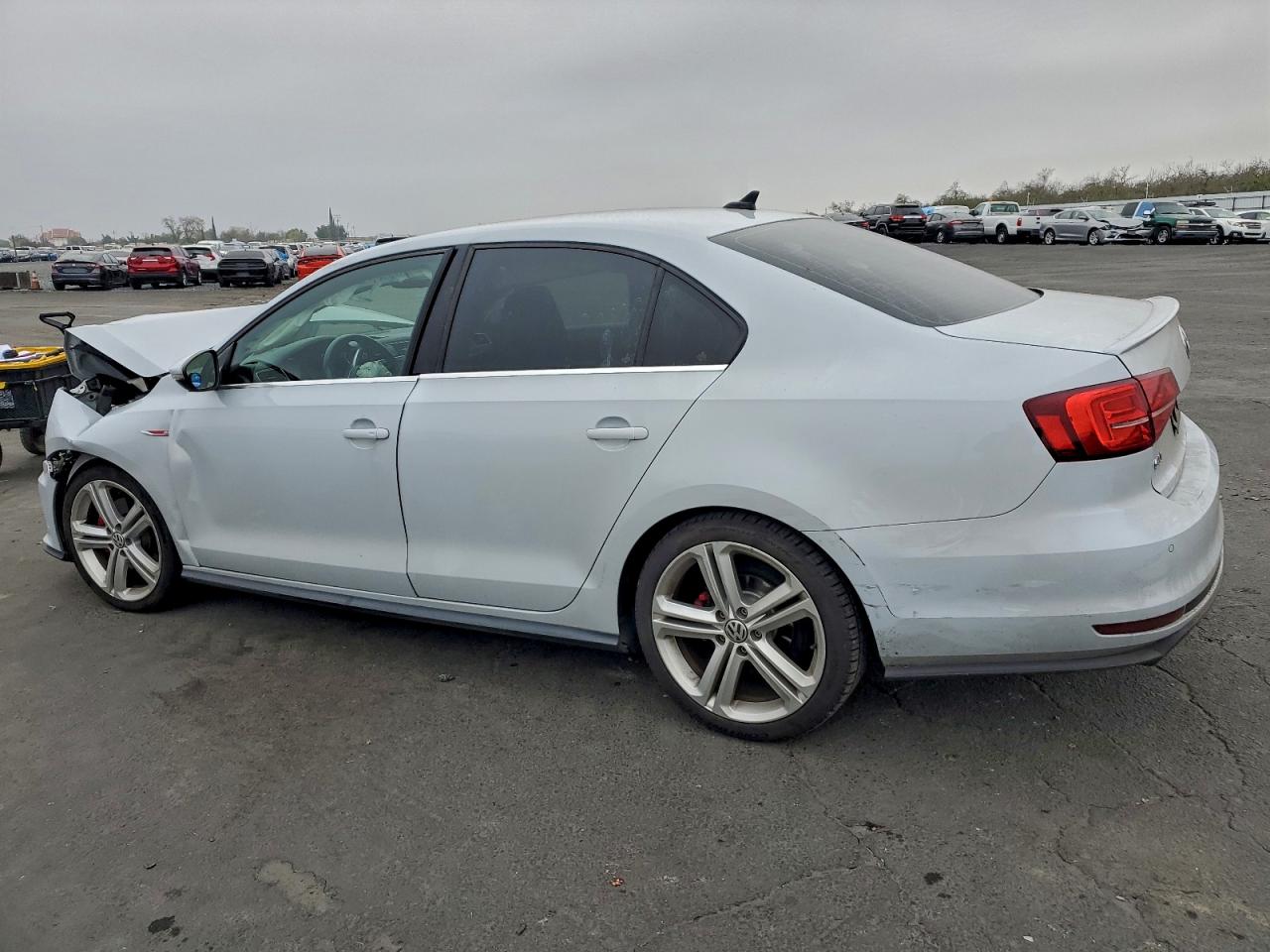 2017 VOLKSWAGEN JETTA GLI photo 3