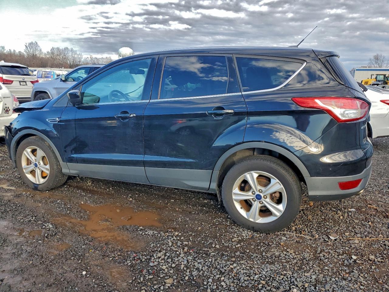2016 FORD ESCAPE SE photo 2