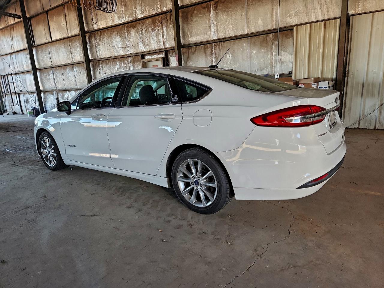 2017 FORD FUSION SE HYBRID photo 2