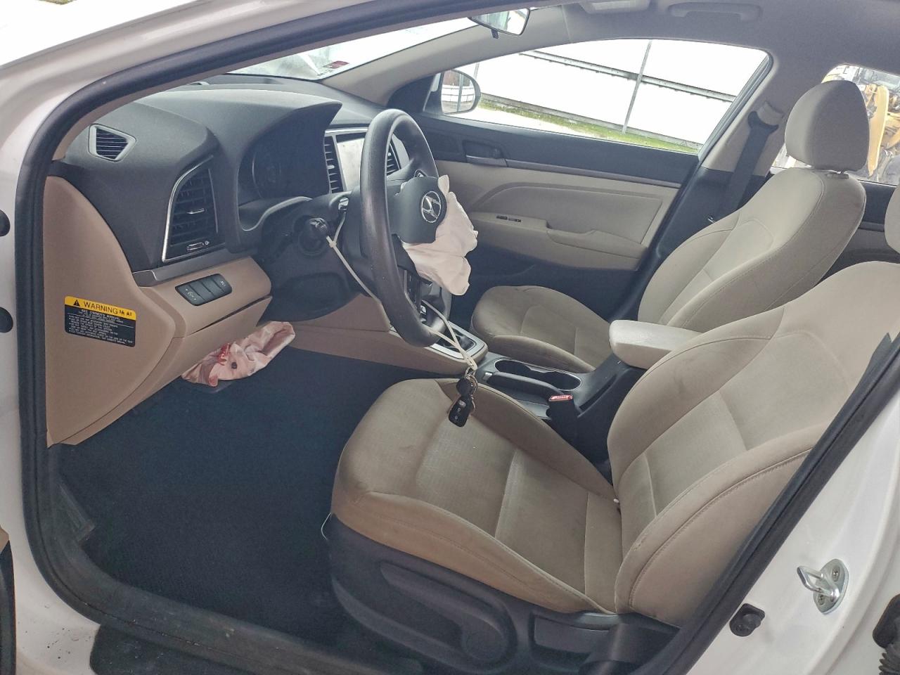 2017 HYUNDAI ELANTRA SE photo 13