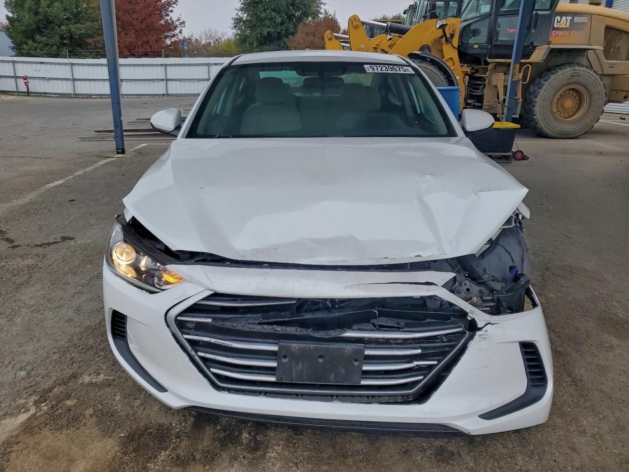 2017 HYUNDAI ELANTRA SE photo 9