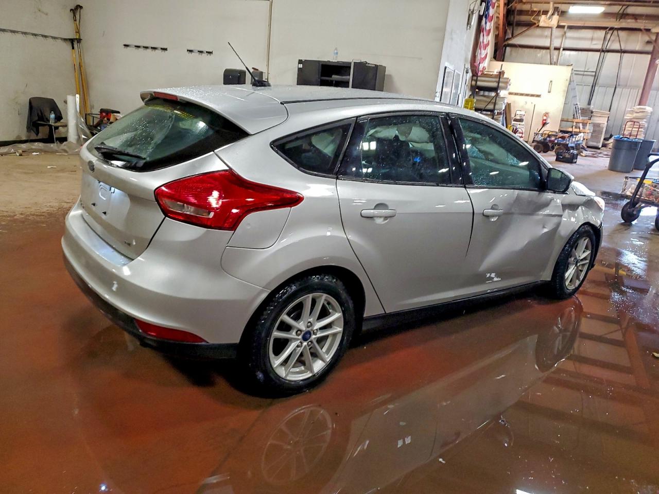 2017 FORD FOCUS SE photo 5