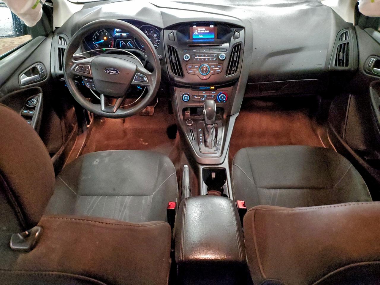 2017 FORD FOCUS SE photo 15