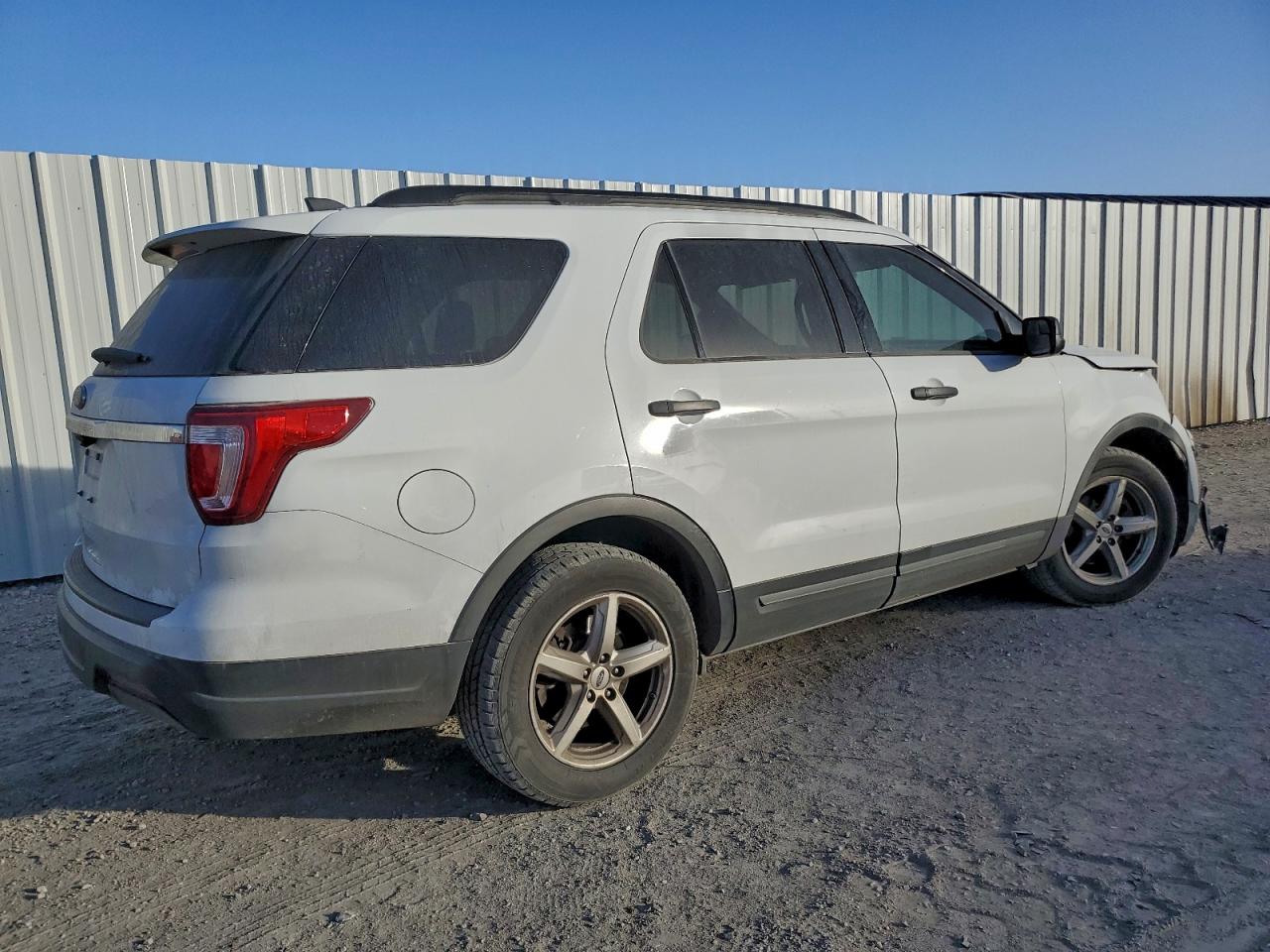 2018 FORD EXPLORER photo 3