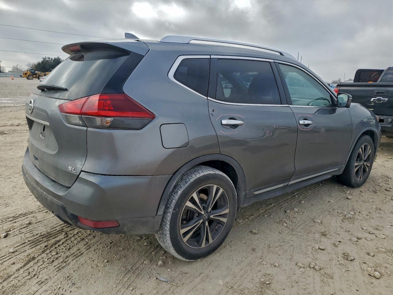 2018 NISSAN ROGUE S photo 3