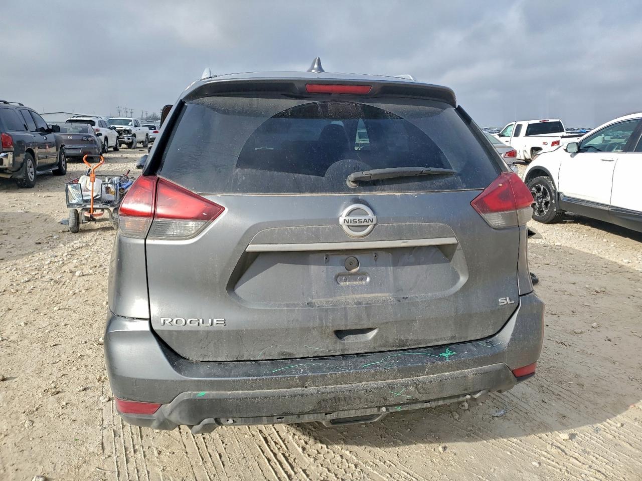 2018 NISSAN ROGUE S photo 6