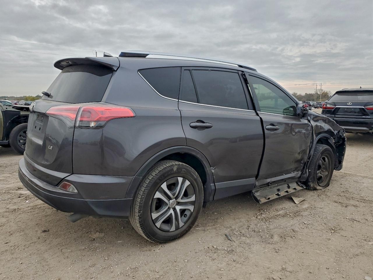 2016 TOYOTA RAV4 LE photo 7