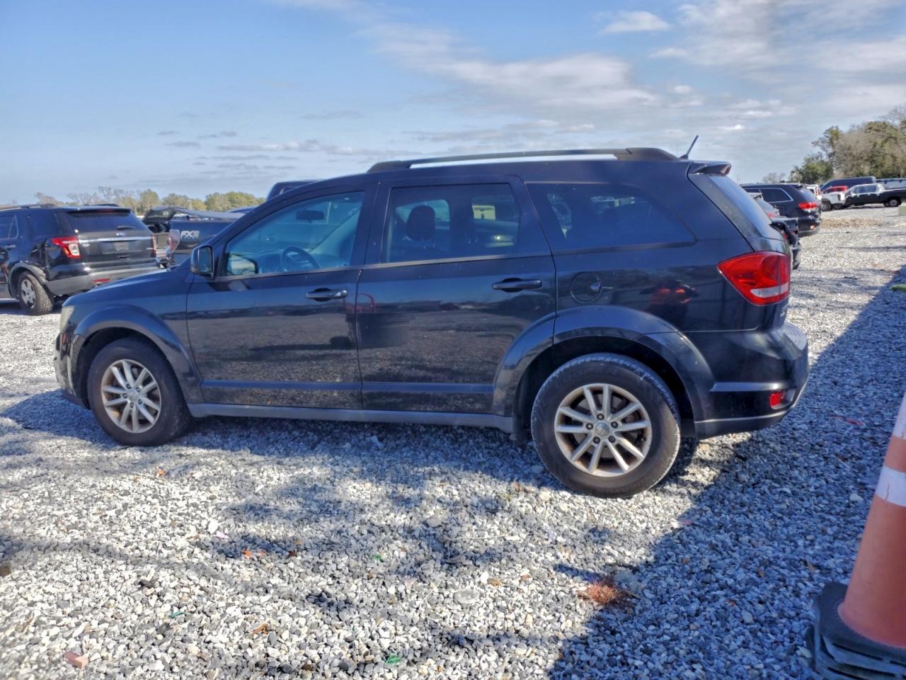2013 DODGE JOURNEY SXT photo 3