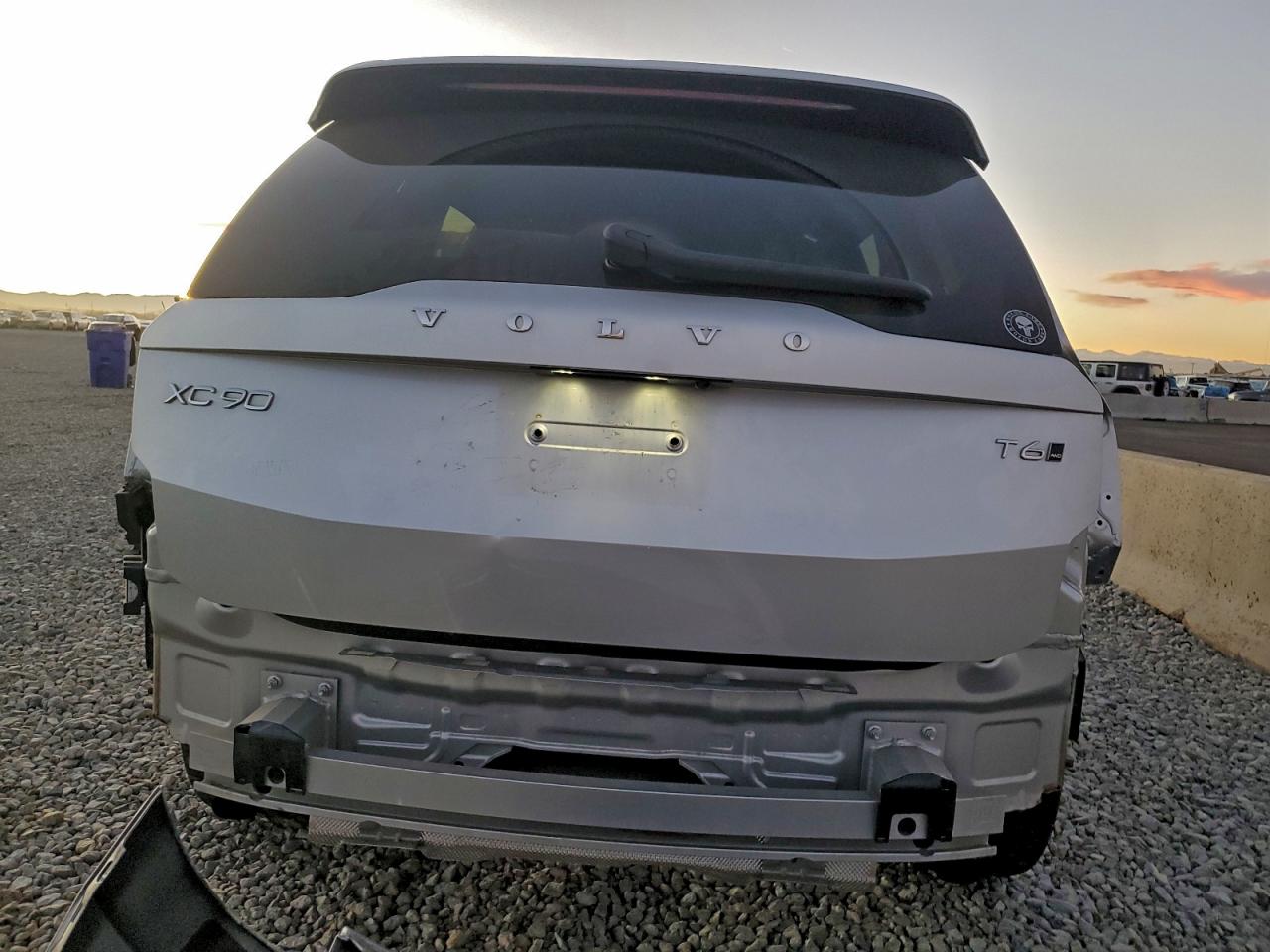 2019 VOLVO XC90 T6 MOMENTUM photo 6