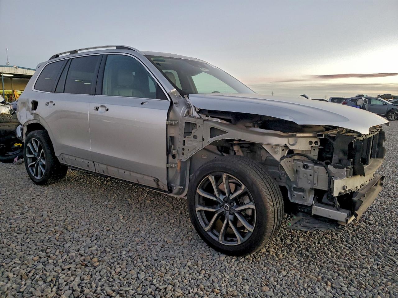 2019 VOLVO XC90 T6 MOMENTUM photo 4