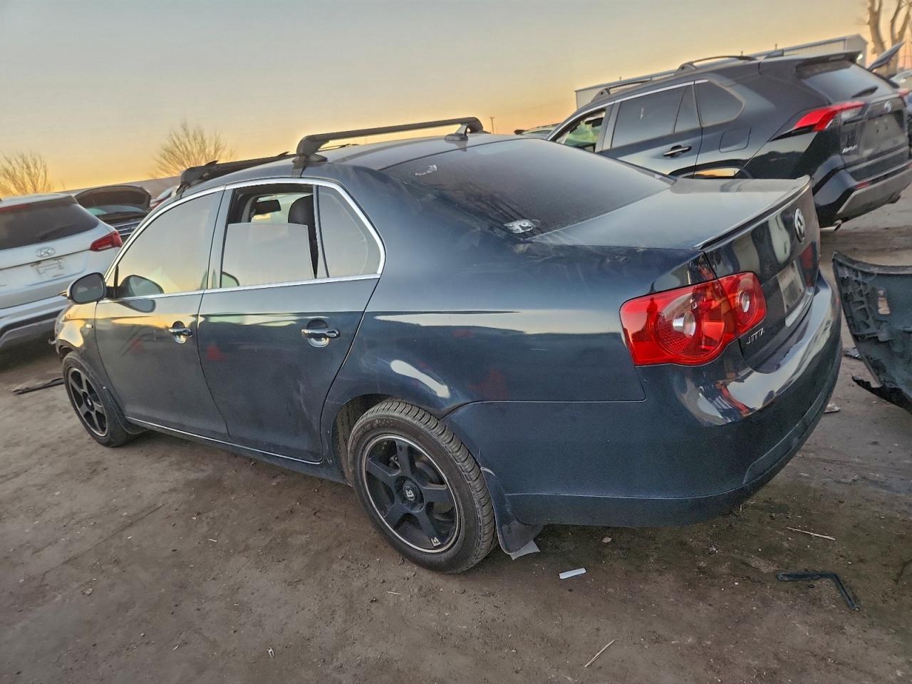 2006 VOLKSWAGEN JETTA TDI photo 2