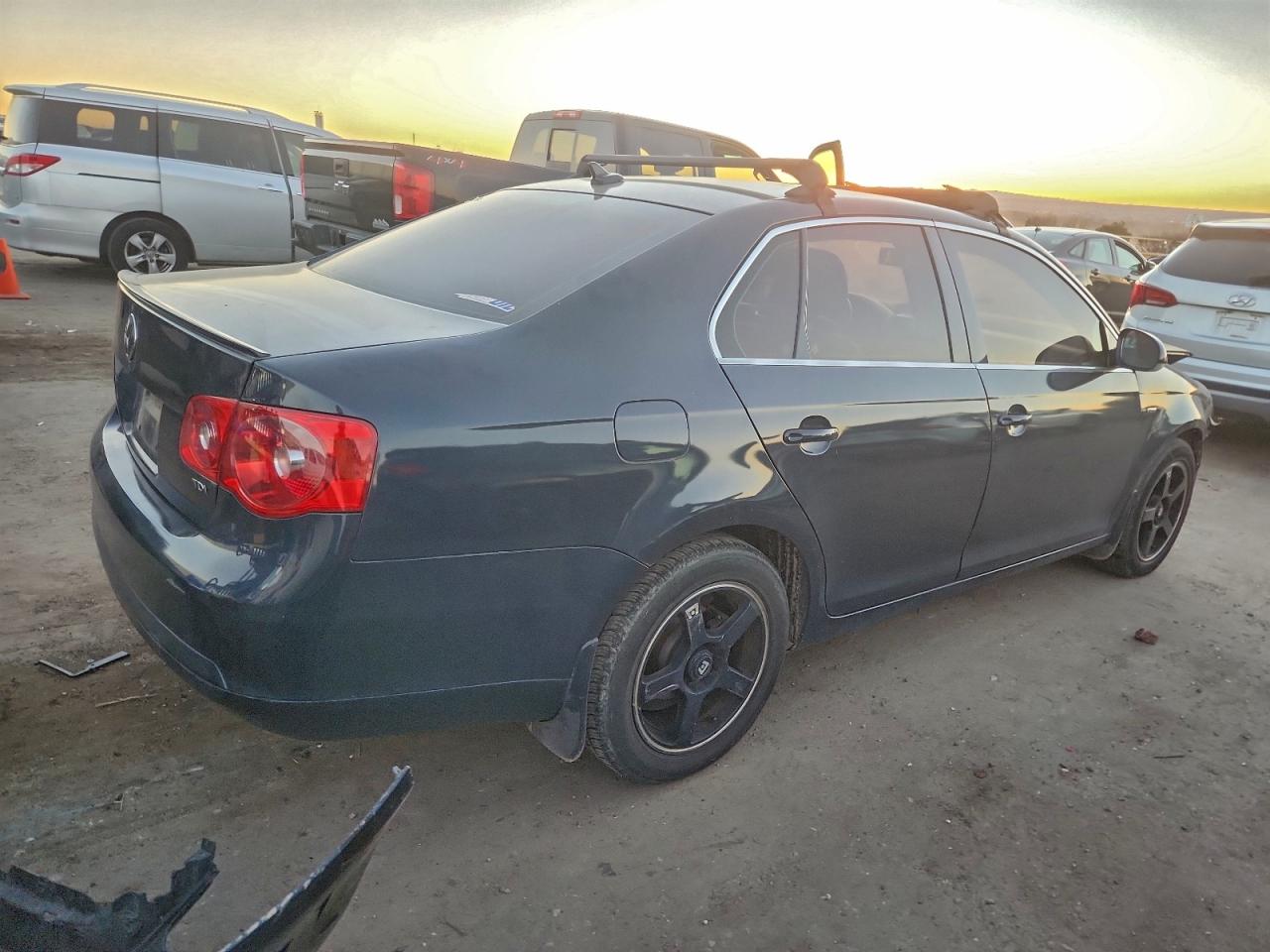 2006 VOLKSWAGEN JETTA TDI photo 3