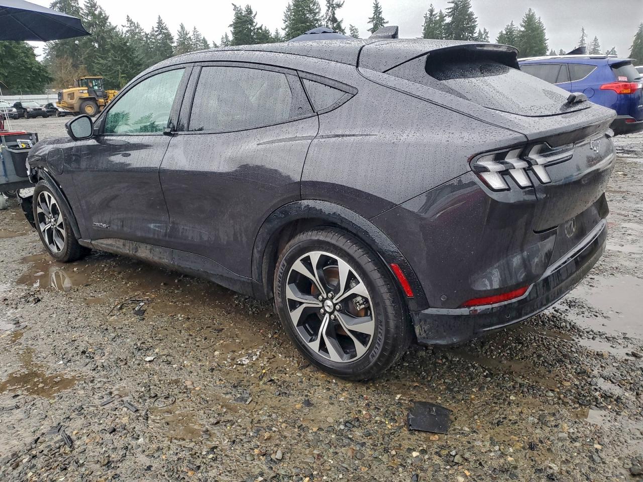 2022 FORD MUSTANG MACH-E PREMIUM photo 4