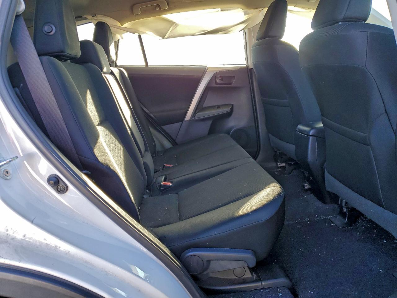 2016 TOYOTA RAV4 LE photo 31