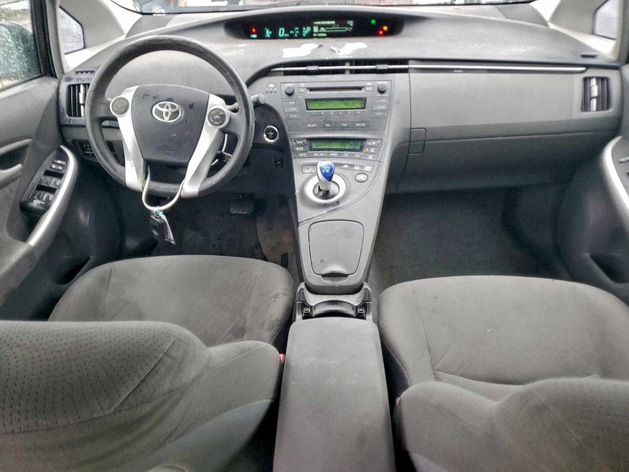 2010 TOYOTA PRIUS photo 29