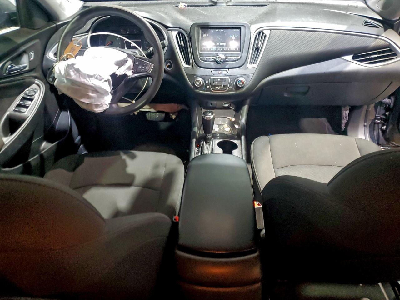 2018 CHEVROLET MALIBU LS photo 8