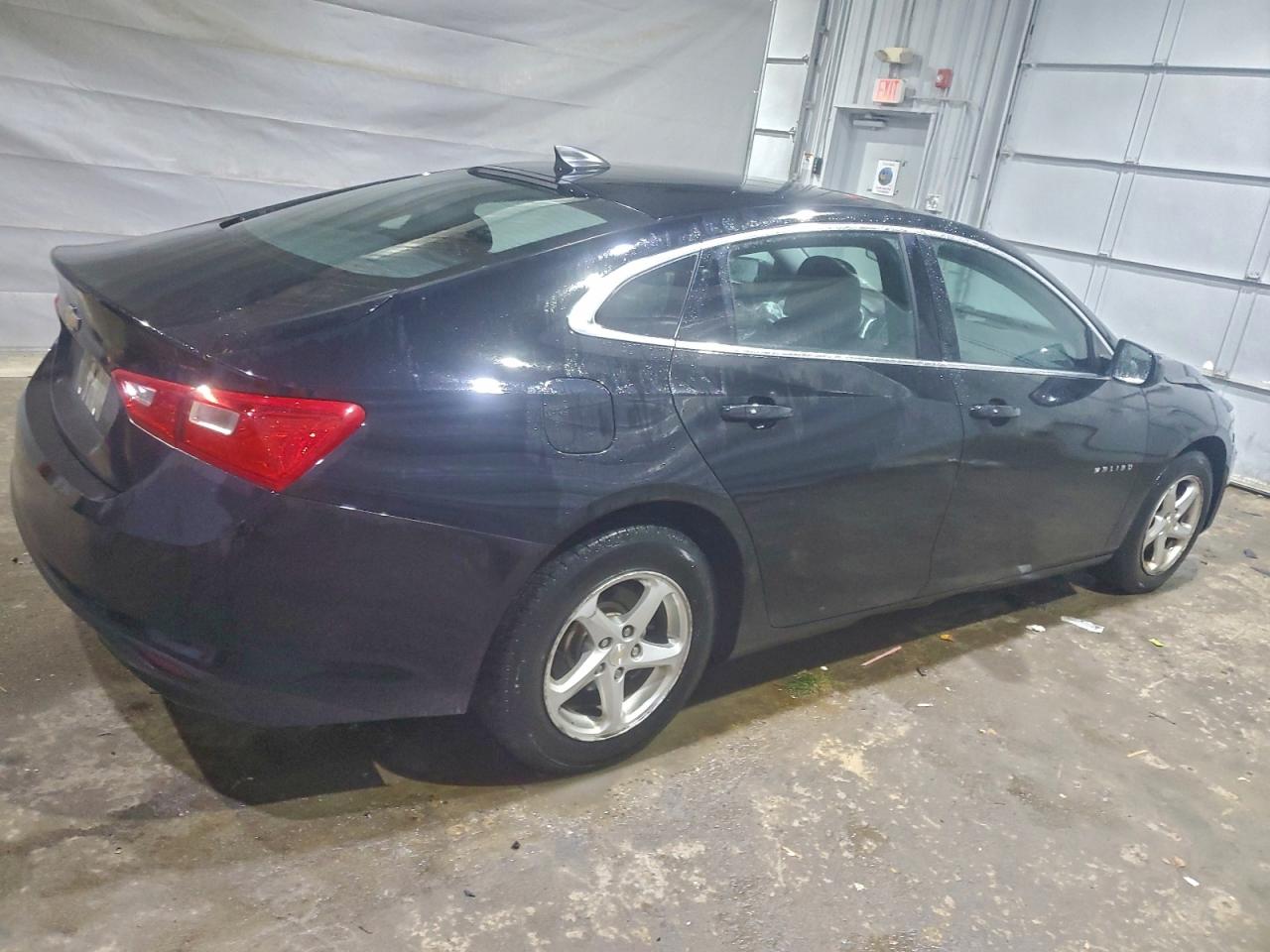 2018 CHEVROLET MALIBU LS photo 3