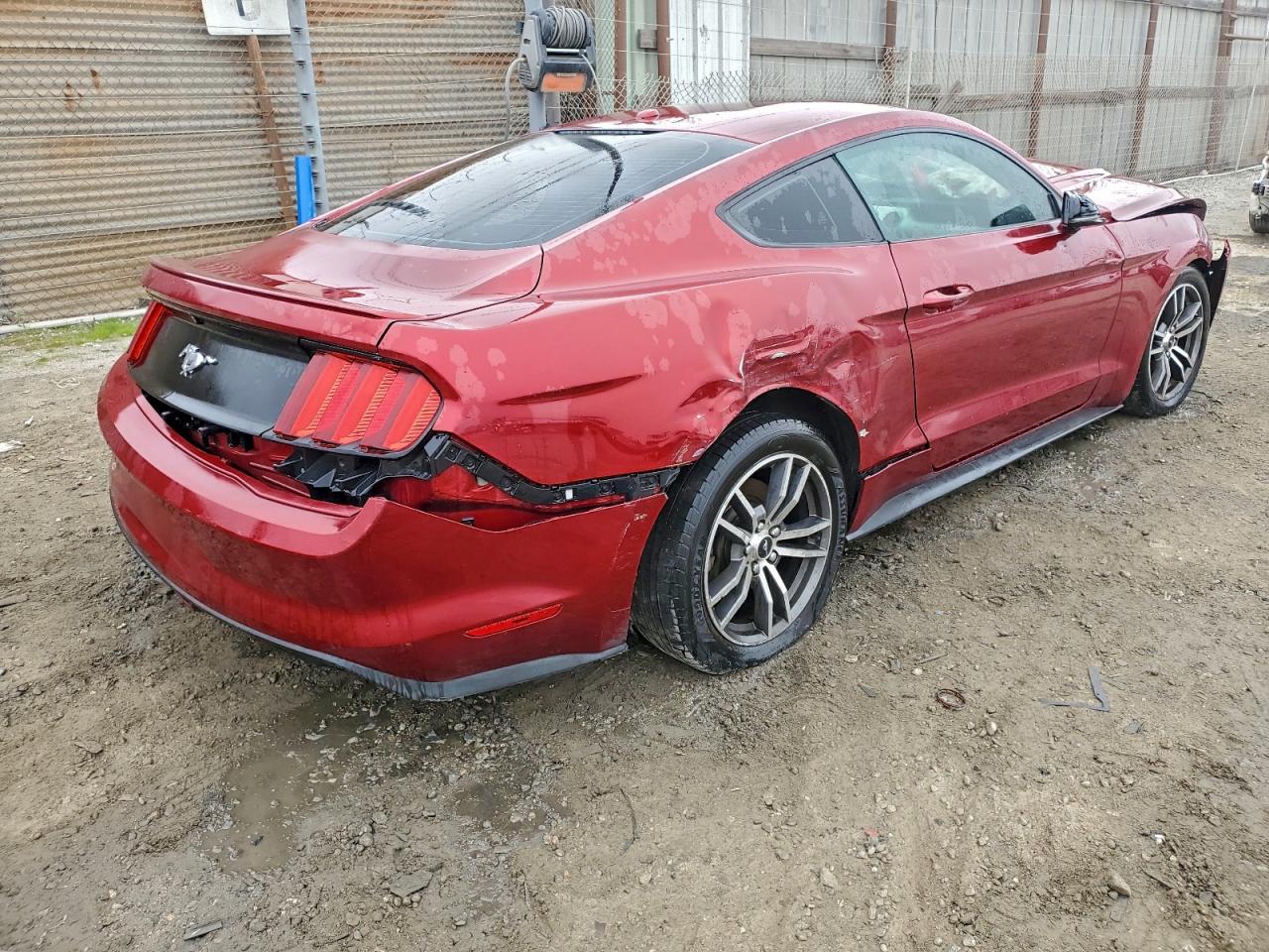2017 FORD MUSTANG photo 3
