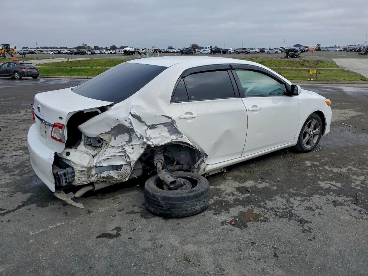 2011 TOYOTA COROLLA BASE photo 3