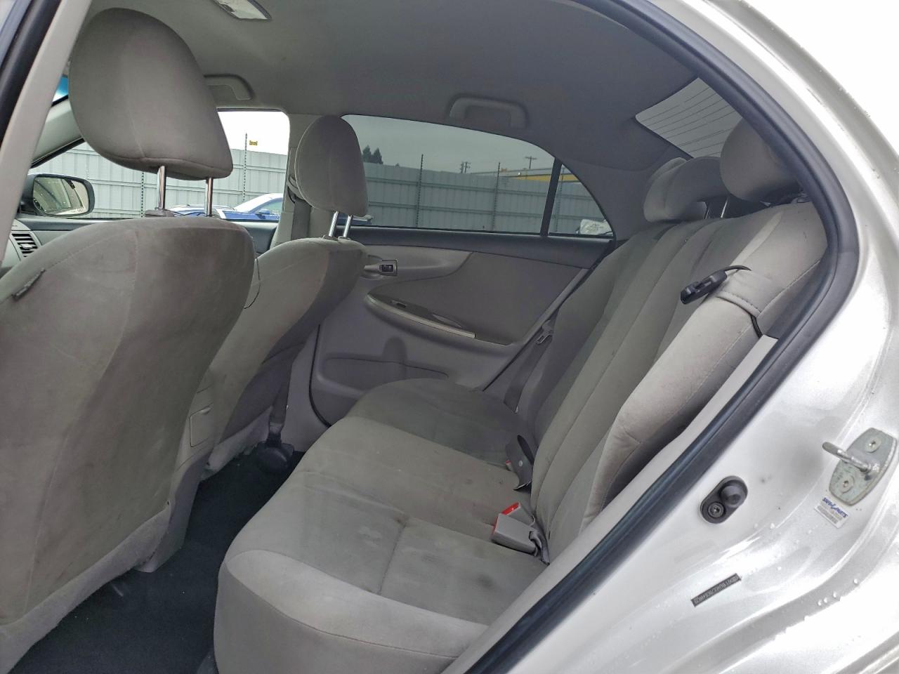 2011 TOYOTA COROLLA BASE photo 10