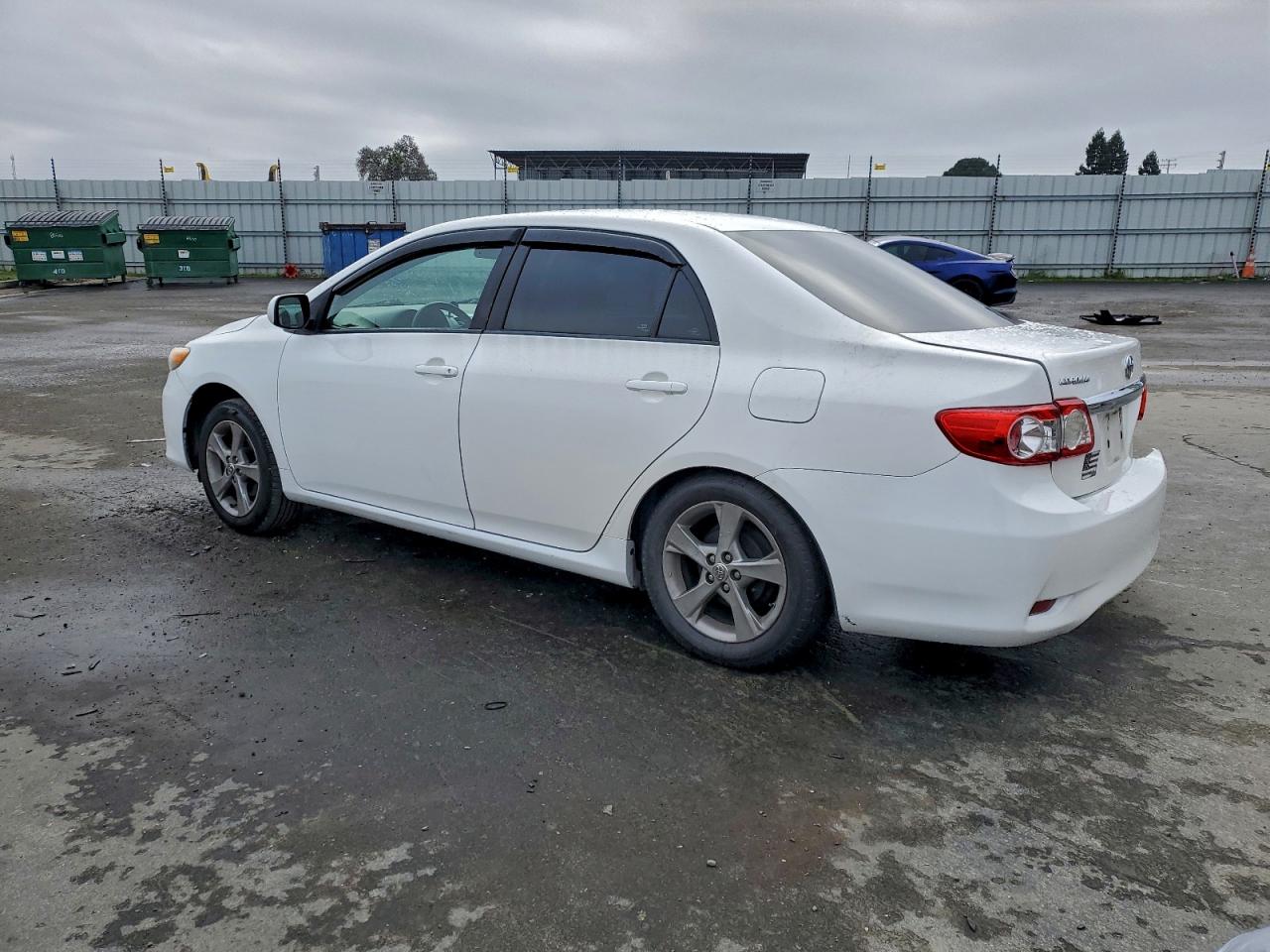 2011 TOYOTA COROLLA BASE photo 2