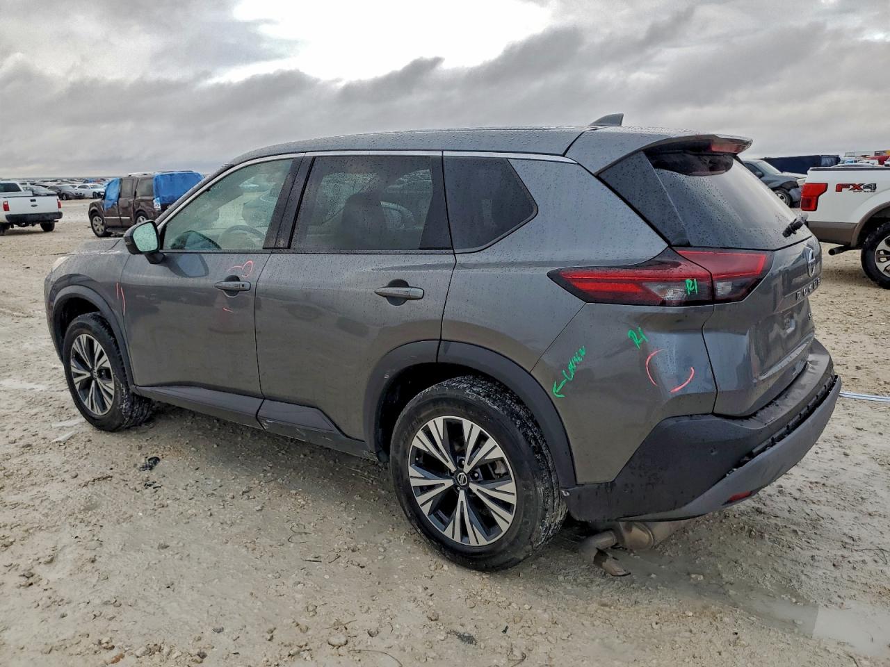 2021 NISSAN ROGUE SV photo 2