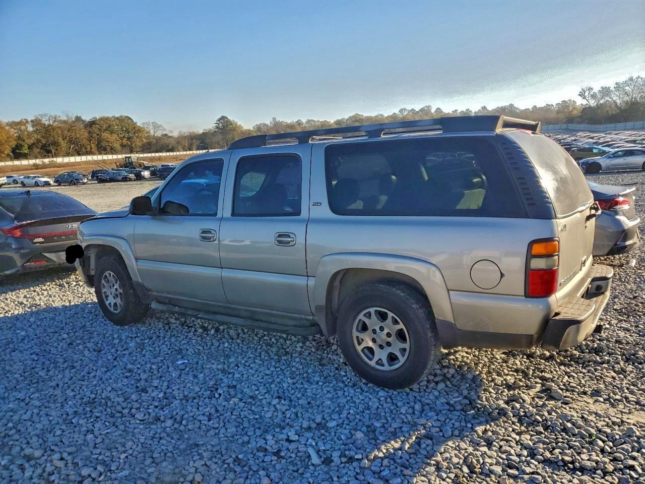 2005 CHEVROLET SUBURBAN C1500 photo 2