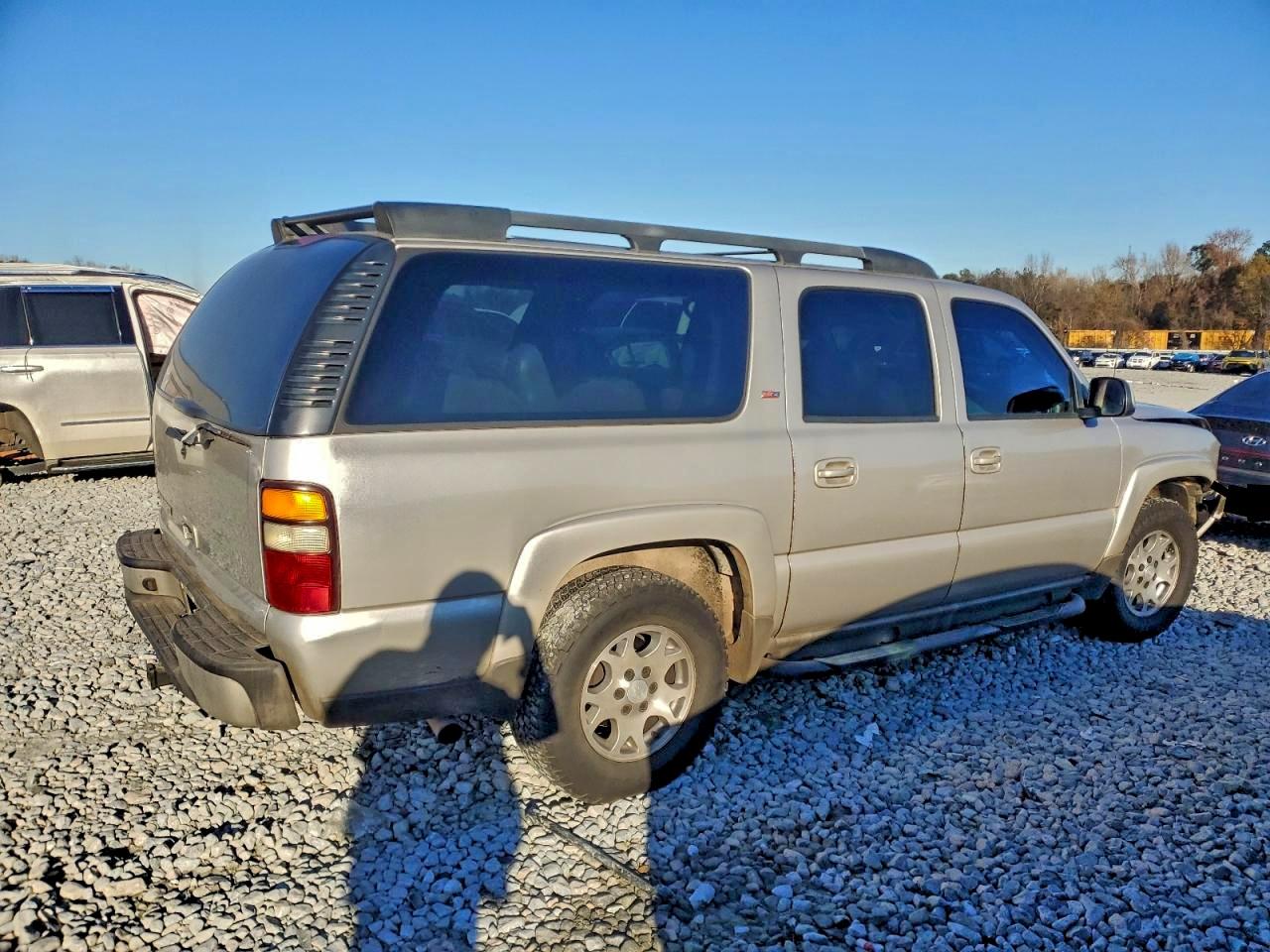 2005 CHEVROLET SUBURBAN C1500 photo 3