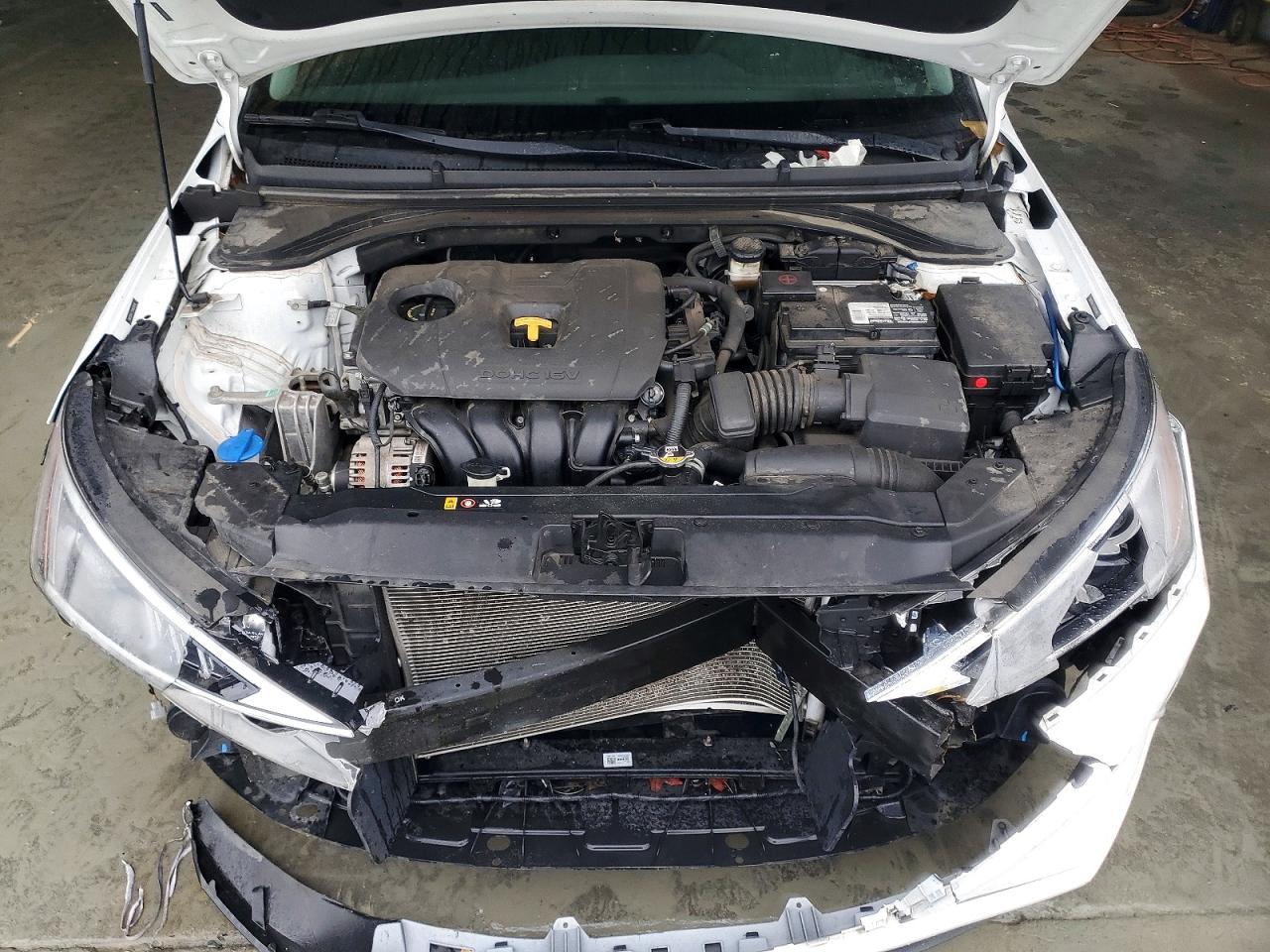 2020 HYUNDAI ELANTRA SEL photo 31
