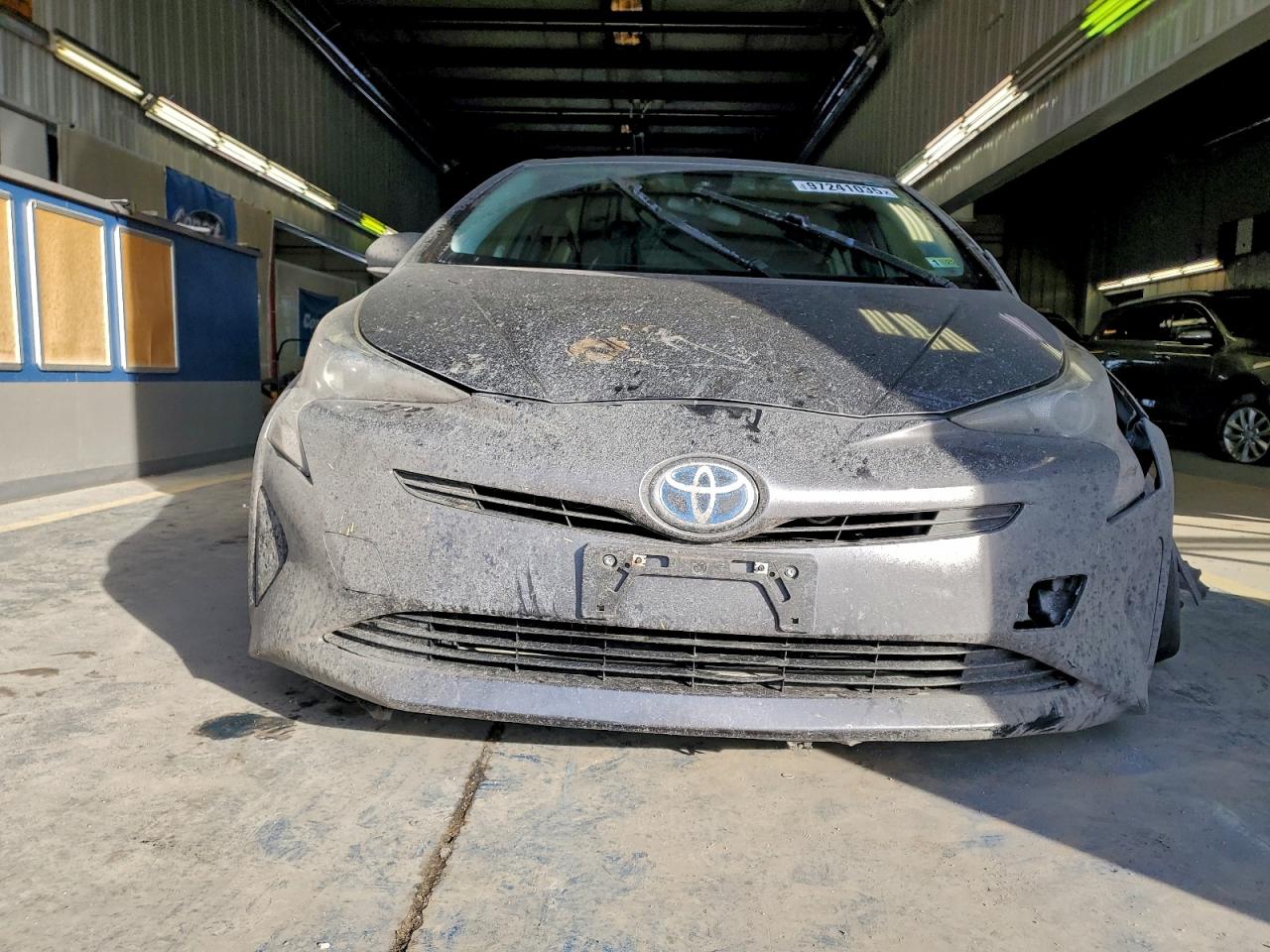 2017 TOYOTA PRIUS photo 5