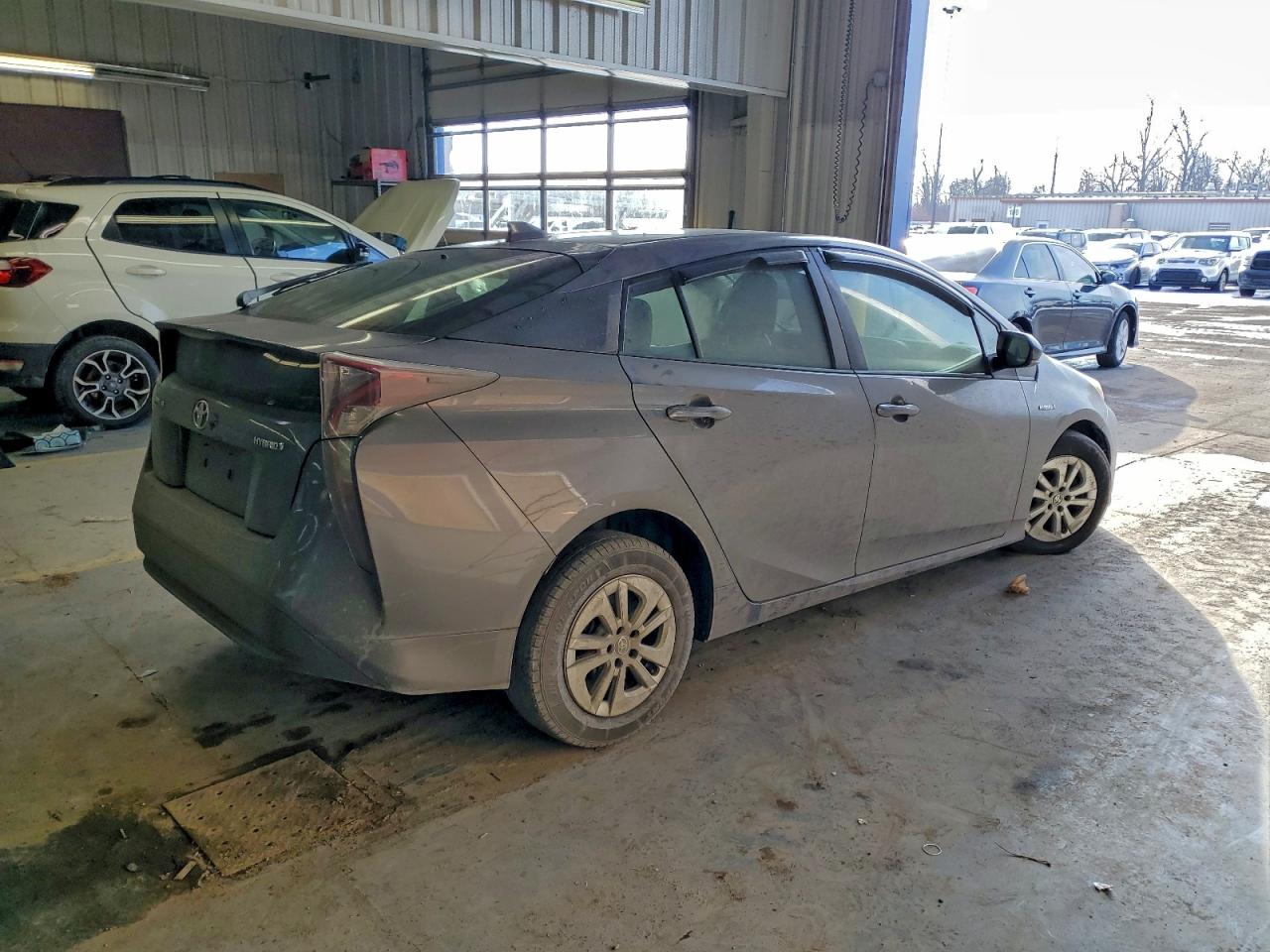 2017 TOYOTA PRIUS photo 3