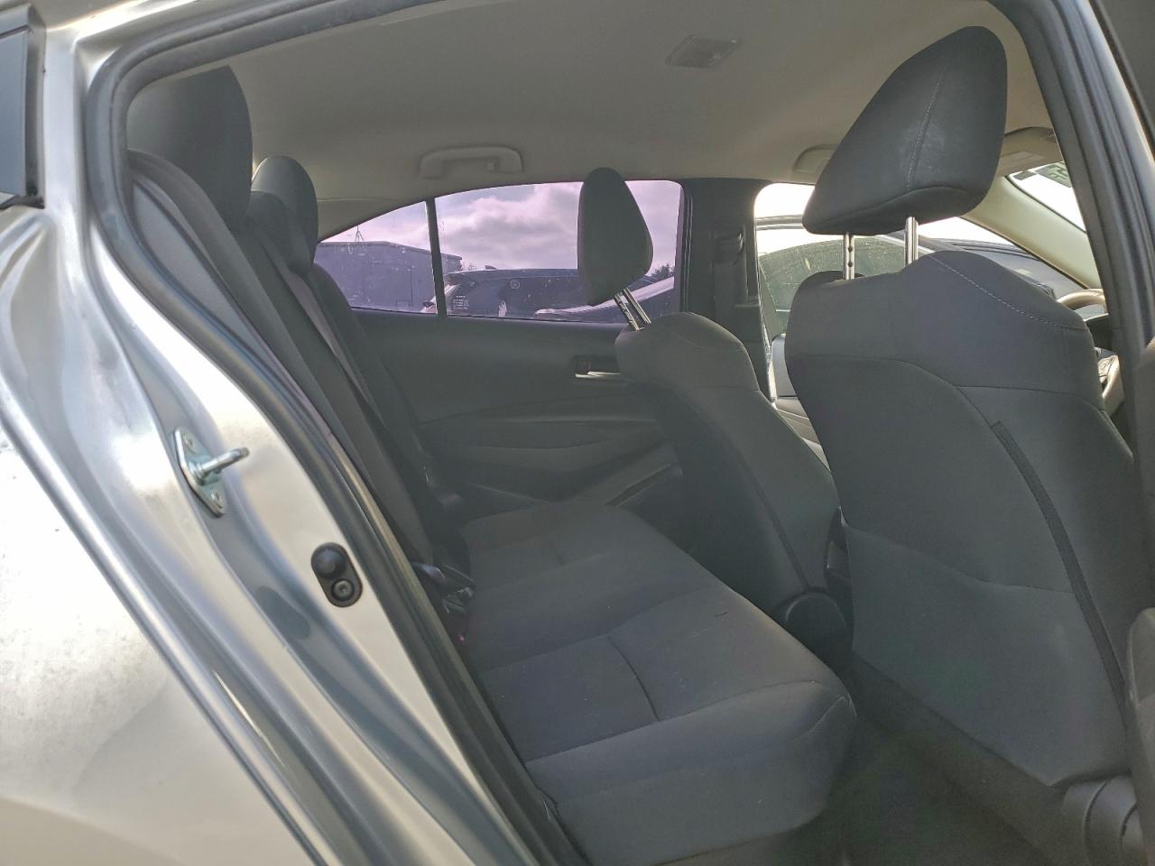 2021 TOYOTA COROLLA LE photo 19